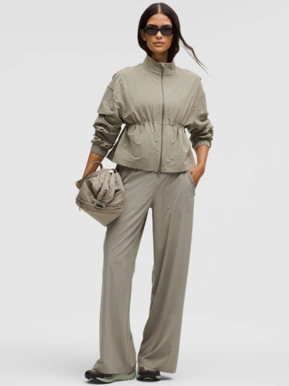 Lululemon Swift Mid-Rise Wide-Leg Pant Warm Ash Grey size 6, inseam 33"